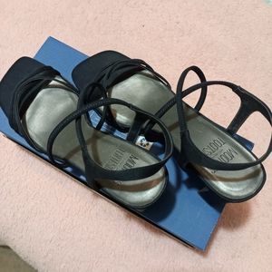 Ladies sandals